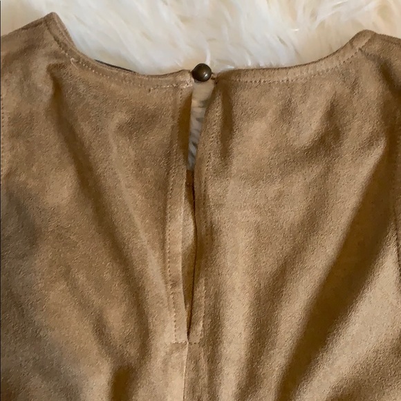 CHARLOTTE RUSSE - Tan suede sleeveless top - Picture 3 of 6